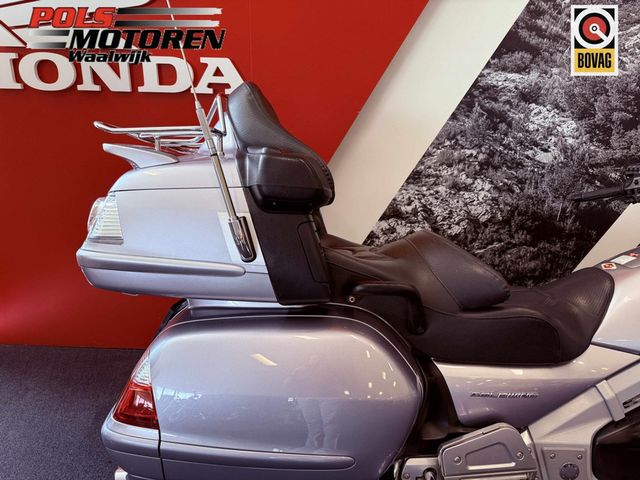 honda - gl-1800-goldwing