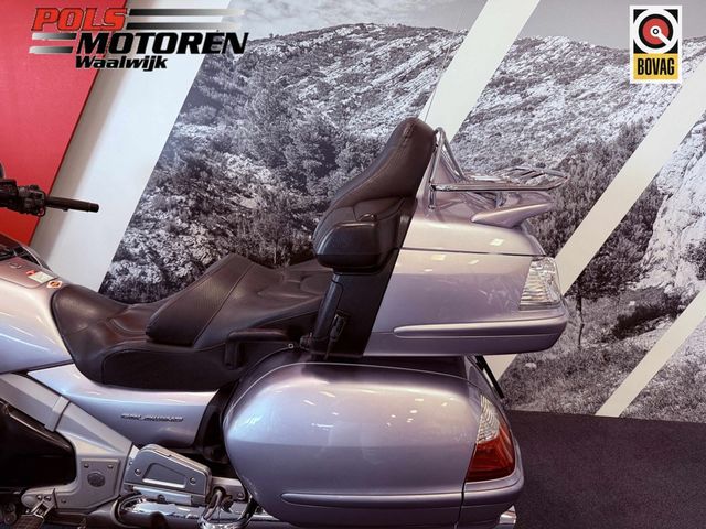 honda - gl-1800-goldwing