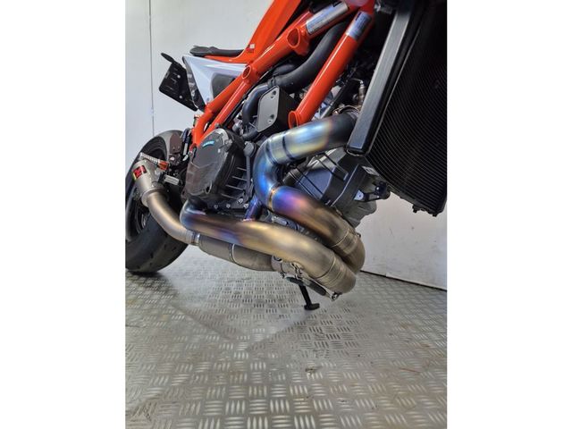ktm - 1290-super-duke-rr