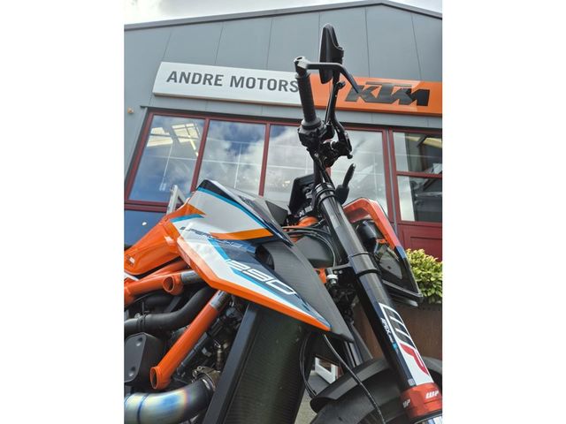 ktm - 1290-super-duke-rr