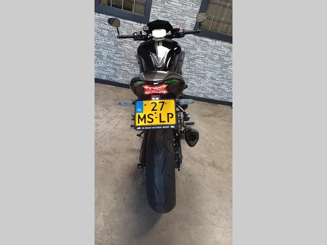 kawasaki - z900