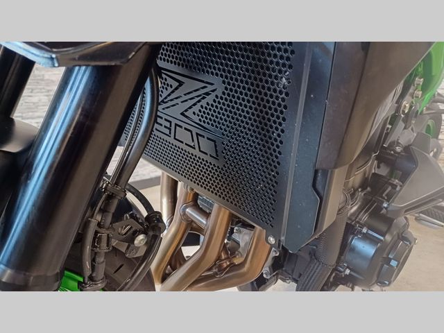 kawasaki - z900