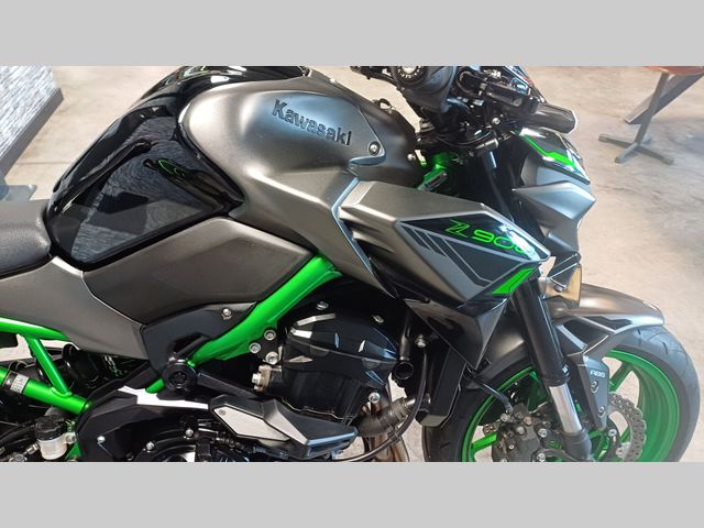 kawasaki - z900