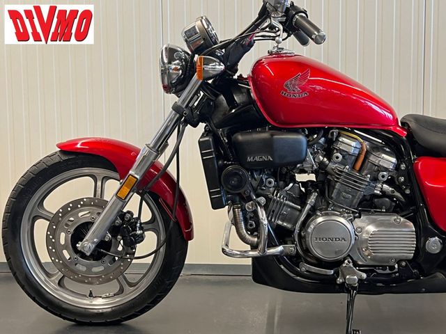 honda - vf-700-c-supermagna