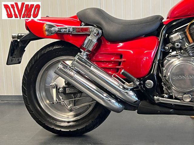 honda - vf-700-c-supermagna