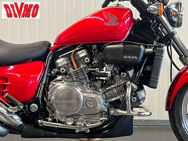 honda - vf-700-c-supermagna
