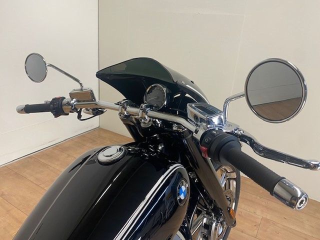 bmw - r-18