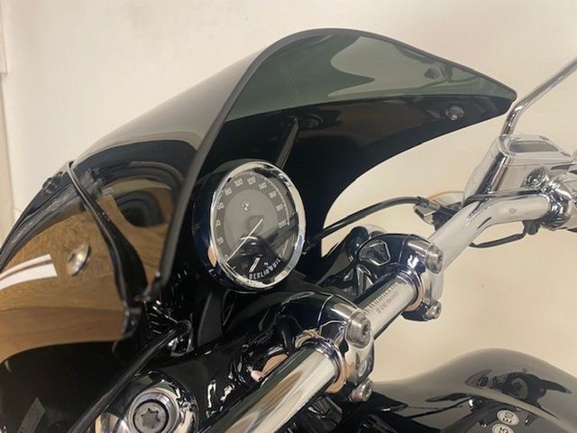 bmw - r-18
