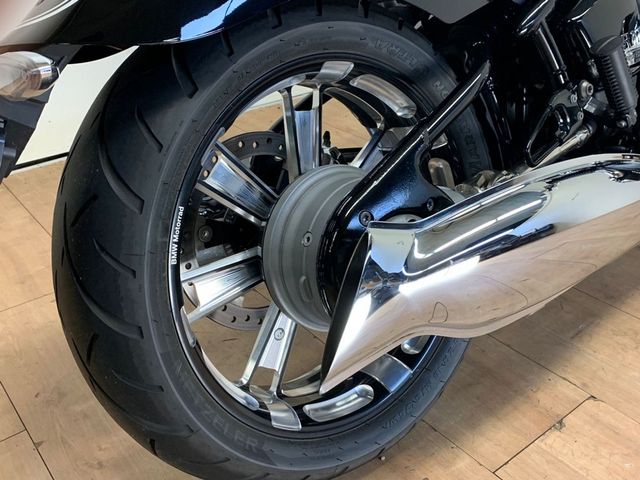 bmw - r-18