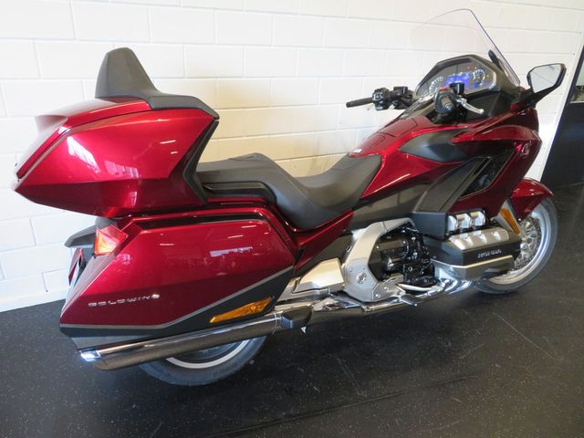 honda - gl-1800-goldwing-touring