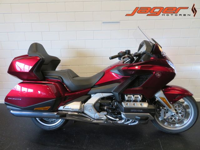 honda - gl-1800-goldwing-touring