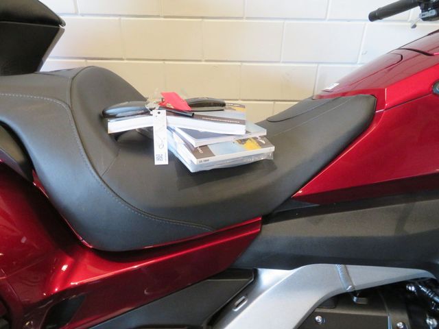 honda - gl-1800-goldwing-touring