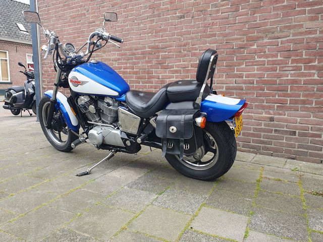 honda - vt-1100-c-shadow