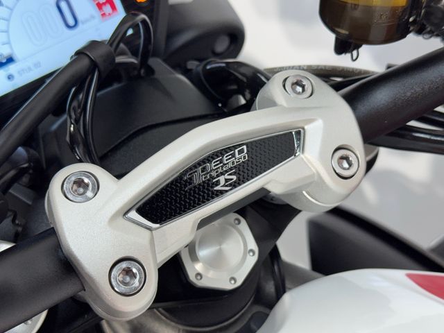 triumph - speed-triple-rs