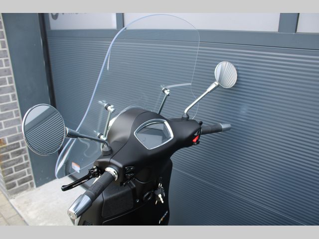 piaggio - gts-touring-300