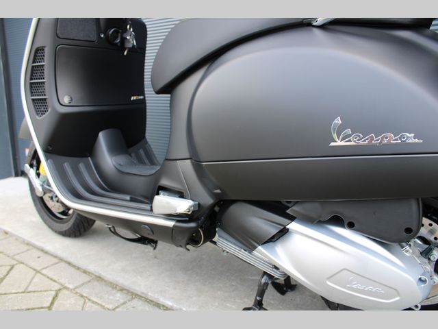 piaggio - gts-touring-300