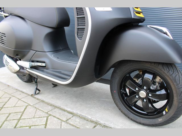 piaggio - gts-touring-300