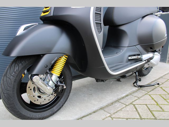 piaggio - gts-touring-300