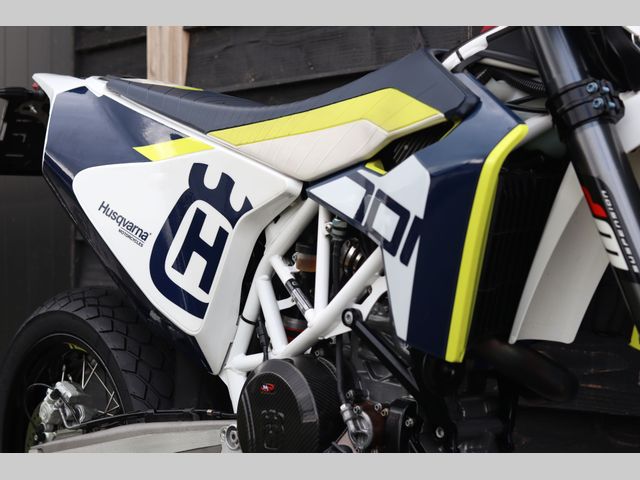 husqvarna - 701-supermoto