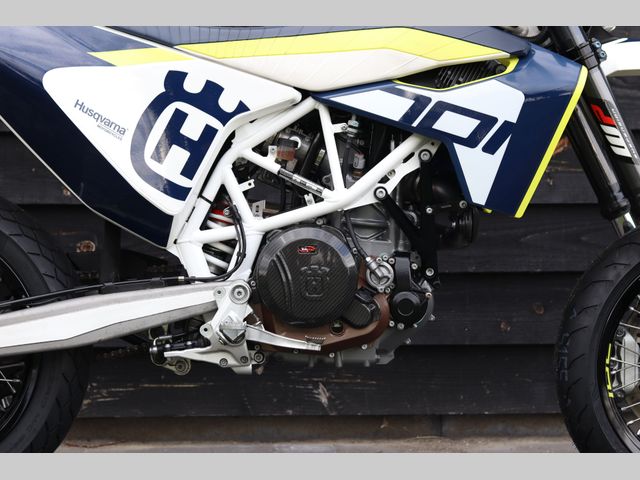husqvarna - 701-supermoto