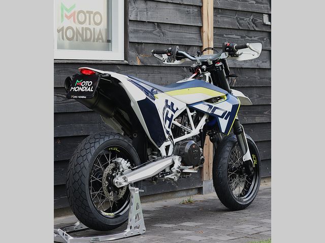 husqvarna - 701-supermoto