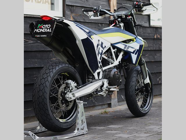 husqvarna - 701-supermoto