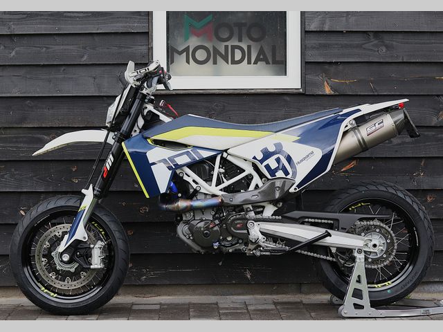 husqvarna - 701-supermoto