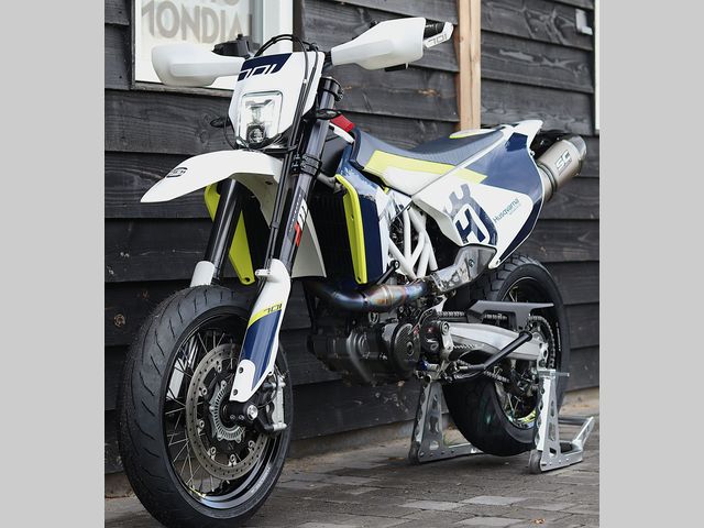 husqvarna - 701-supermoto