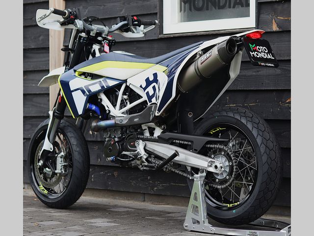 husqvarna - 701-supermoto
