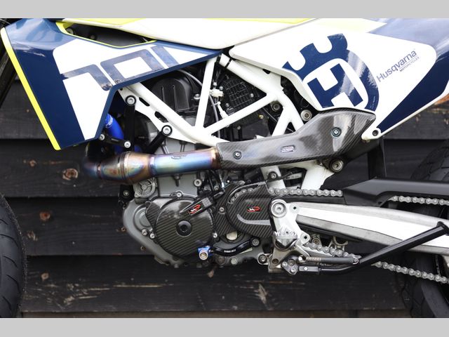 husqvarna - 701-supermoto
