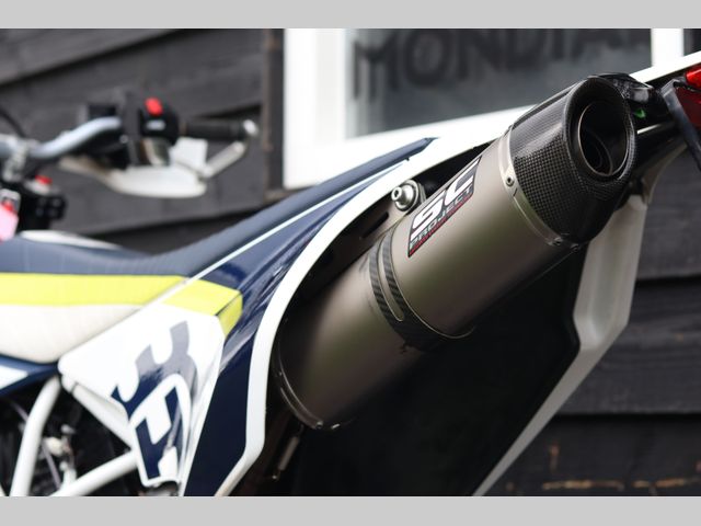 husqvarna - 701-supermoto