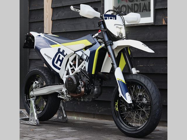 husqvarna - 701-supermoto