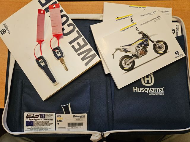 husqvarna - 701-supermoto