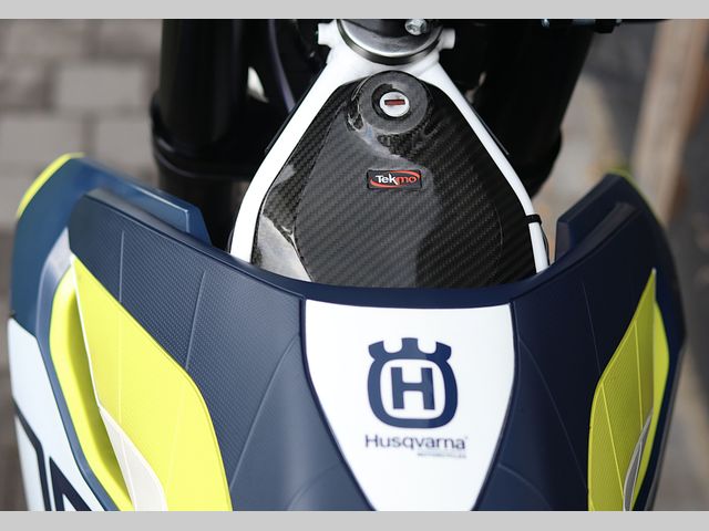 husqvarna - 701-supermoto