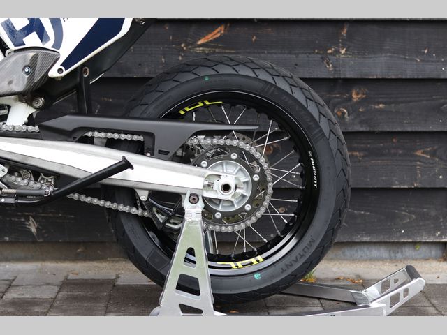 husqvarna - 701-supermoto