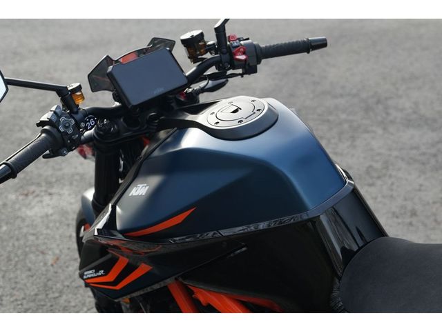 ktm - 1290-super-duke-r-evo