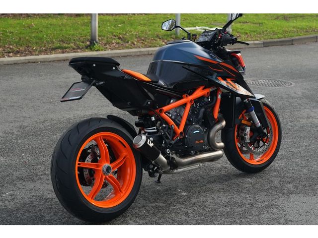 ktm - 1290-super-duke-r-evo