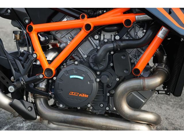 ktm - 1290-super-duke-r-evo