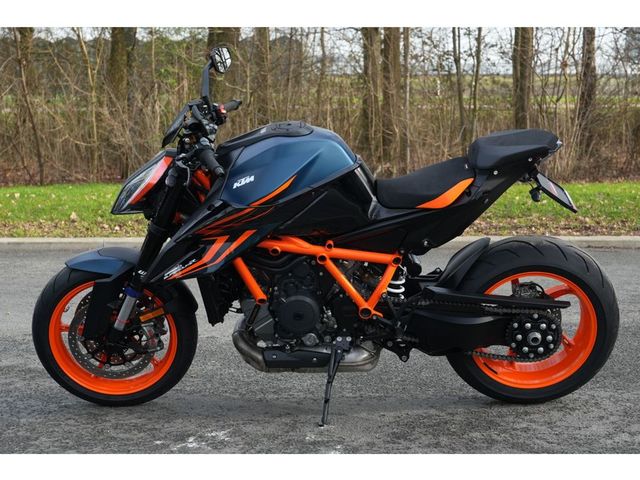 ktm - 1290-super-duke-r-evo