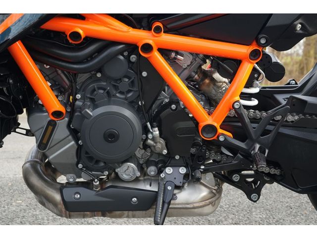 ktm - 1290-super-duke-r-evo