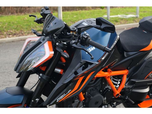 ktm - 1290-super-duke-r-evo