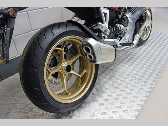 moto-guzzi - v-100-mandello