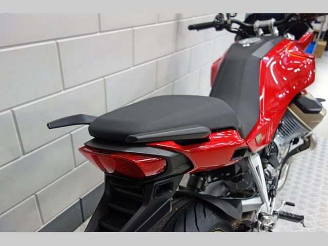 moto-guzzi - v-100-mandello