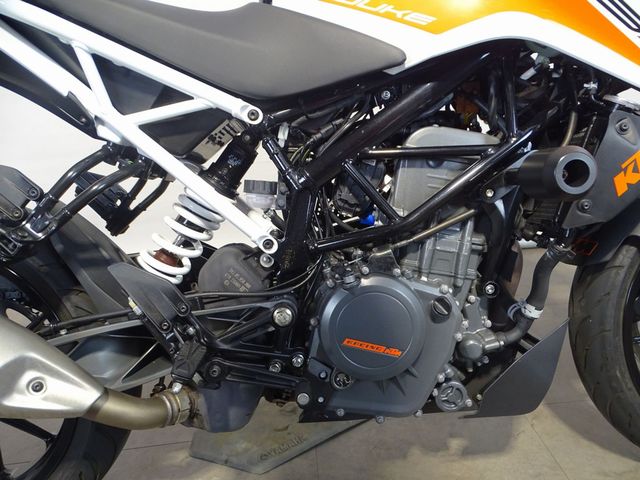 ktm - 390-duke-abs