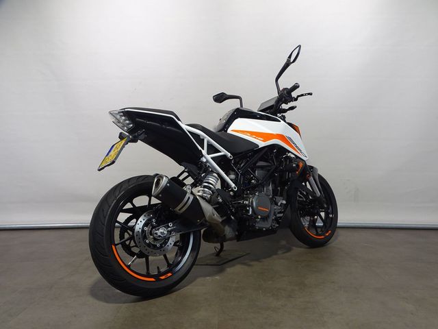 ktm - 390-duke-abs