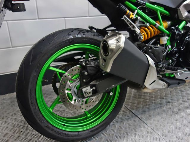 kawasaki - z900-se