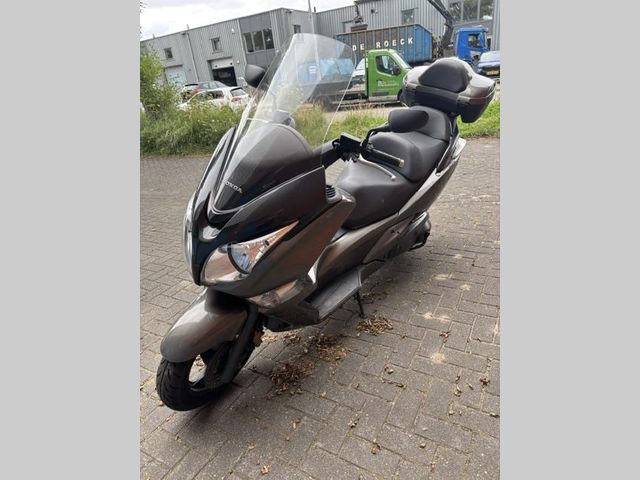 honda - silver-wing-600-abs