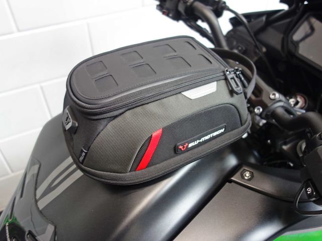 kawasaki - versys-650-grand-tourer