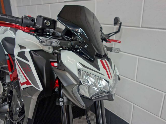 kawasaki - z900