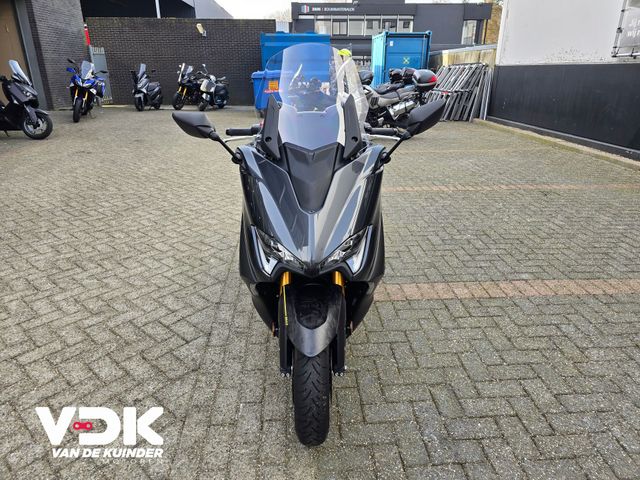 yamaha - tmax-tech-max-560